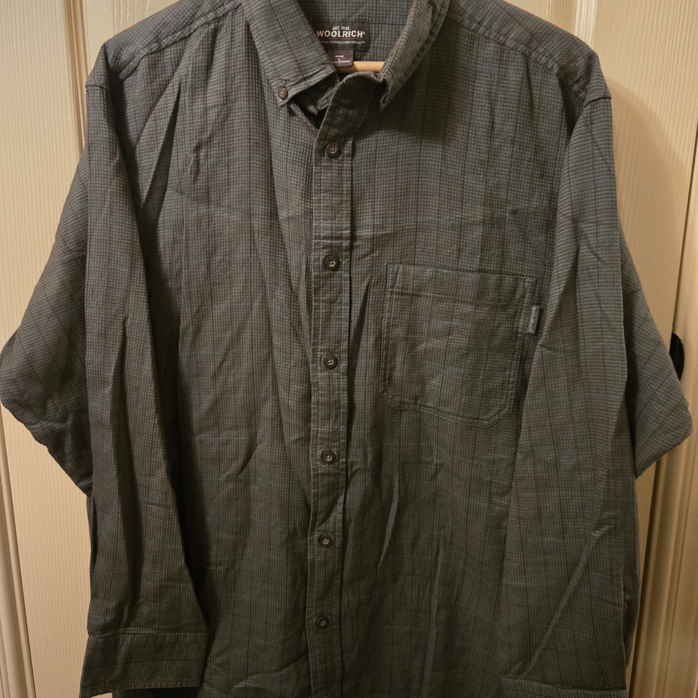 Vintage Woolrich Men's Size Large Green Waffle Knit Button-Down Casual Shirt